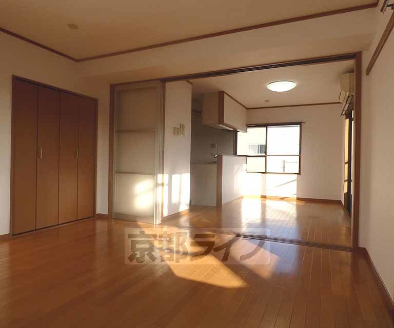 居室・リビング　広々としたリビングです。