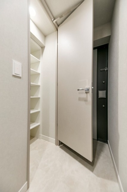 玄関　※写真は同タイプ住戸です。