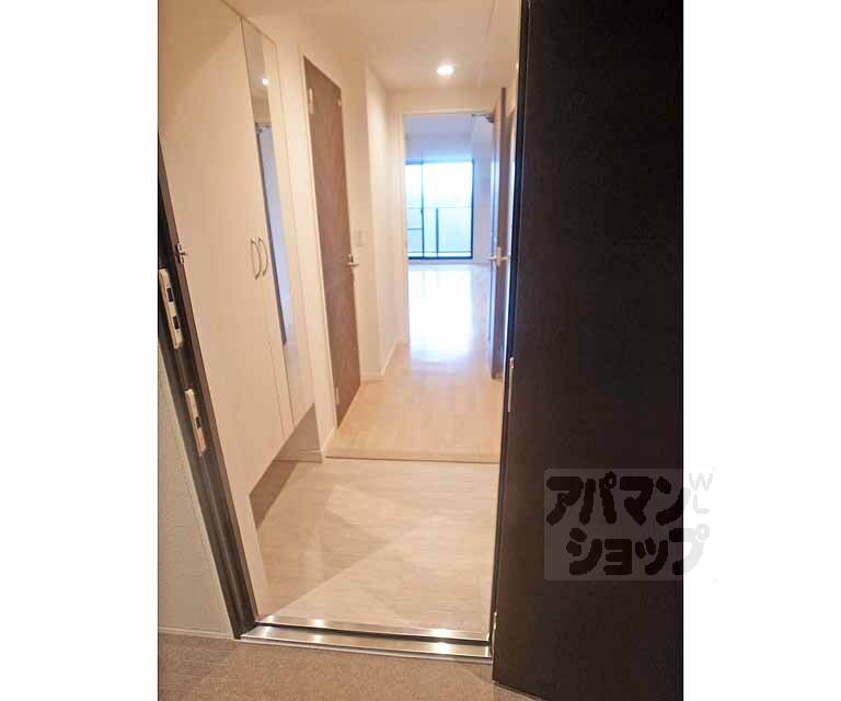 玄関　玄関からです！