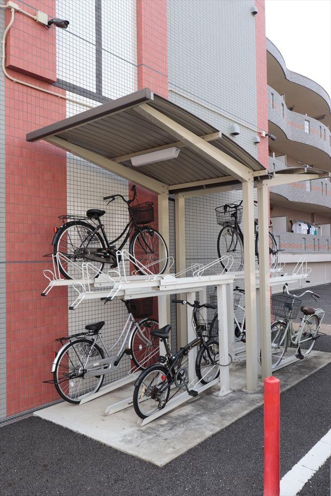 建物外観　駐輪場