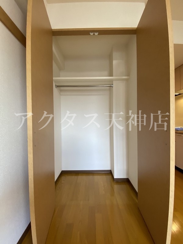 収納　奥行のあるクローゼットです。