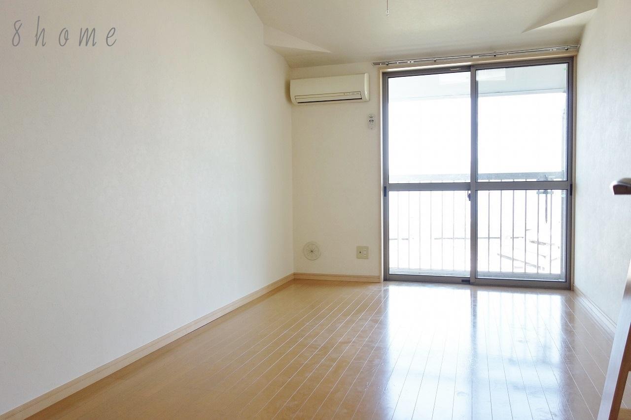 居室・リビング　ゆったり7.5帖の洋室♪エアコン・照明付！