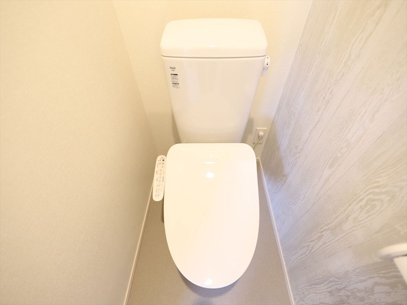 トイレ　温水洗浄暖房便座付トイレ　同仕様写真