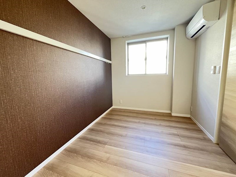 その他設備　5.1帖洋室、エアコンなります