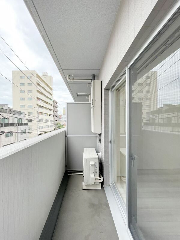 バルコニー　お洗濯にも便利なバルコニー付き