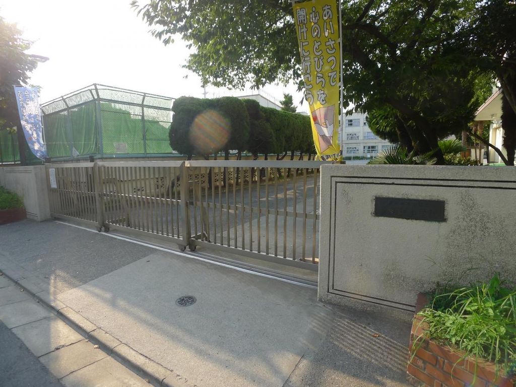 小学校　足立区立東渕江小学校（小学校）まで310m