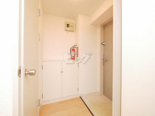 玄関　明るい玄関がお出迎えです☆