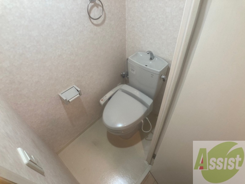 トイレ　シャワートイレになっているので快適です！