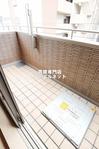 バルコニー　バルコニー付きで採光＆風通し良好！