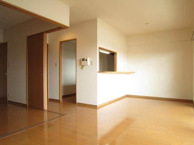 居室・リビング　南向きの明るいリビング