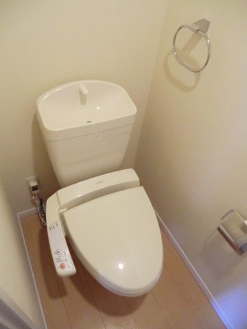 トイレ　ウォシュレット完備