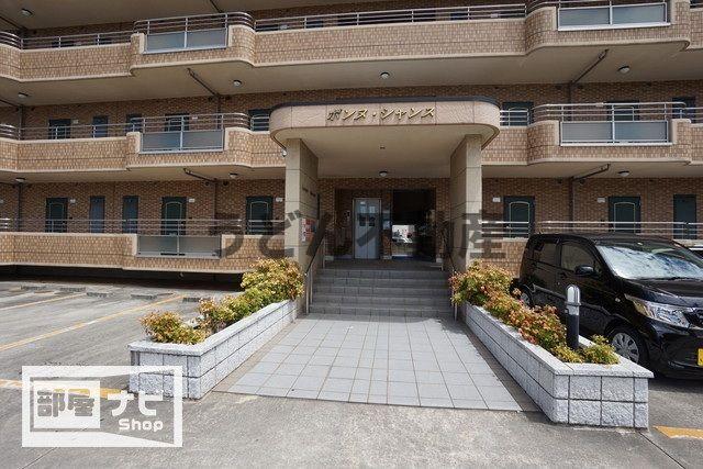 エントランス　うどん県のお部屋探しはうどん不動産へ うどんちゃんとLINE