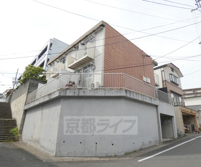 コーポヤシキの外観写真