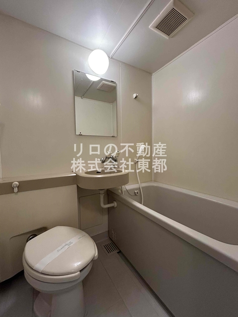 バス・シャワールーム　お掃除がしやすい洗面台付き３点ユニットです☆