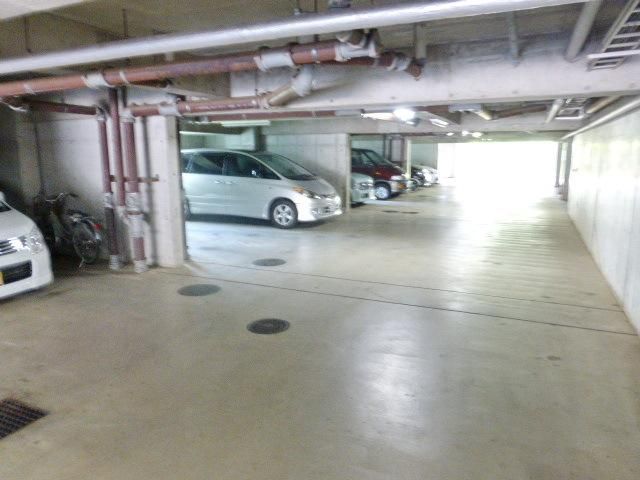 駐車場　★屋根付き駐車場です★