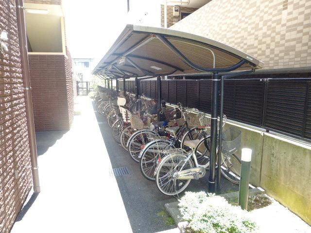 その他共有部分　★屋根付き駐輪場です★