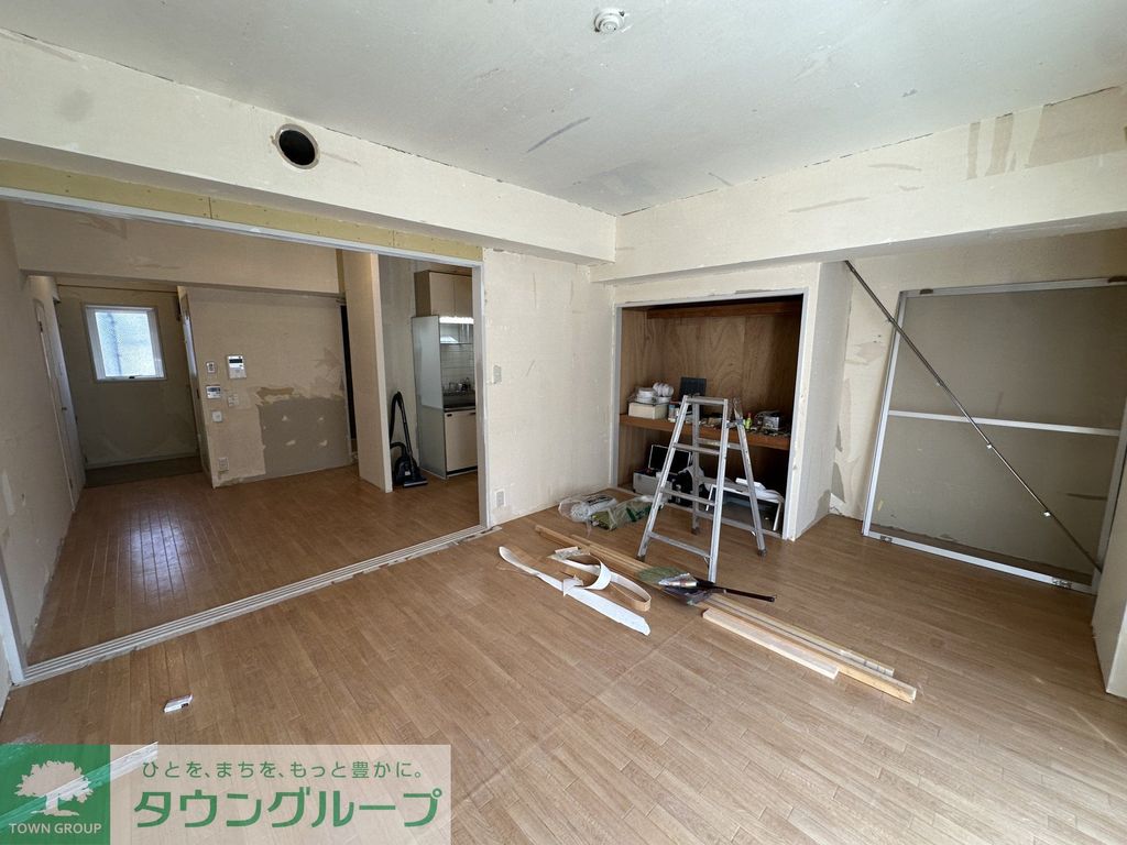 居室・リビング　リノベーション工事中