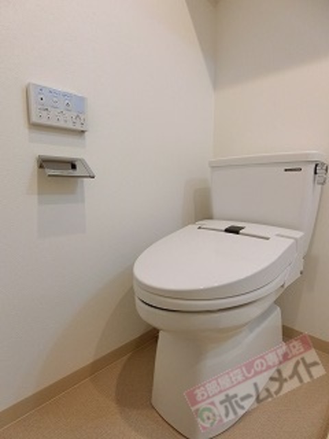 トイレ　同施工会社の同仕様写真です。
