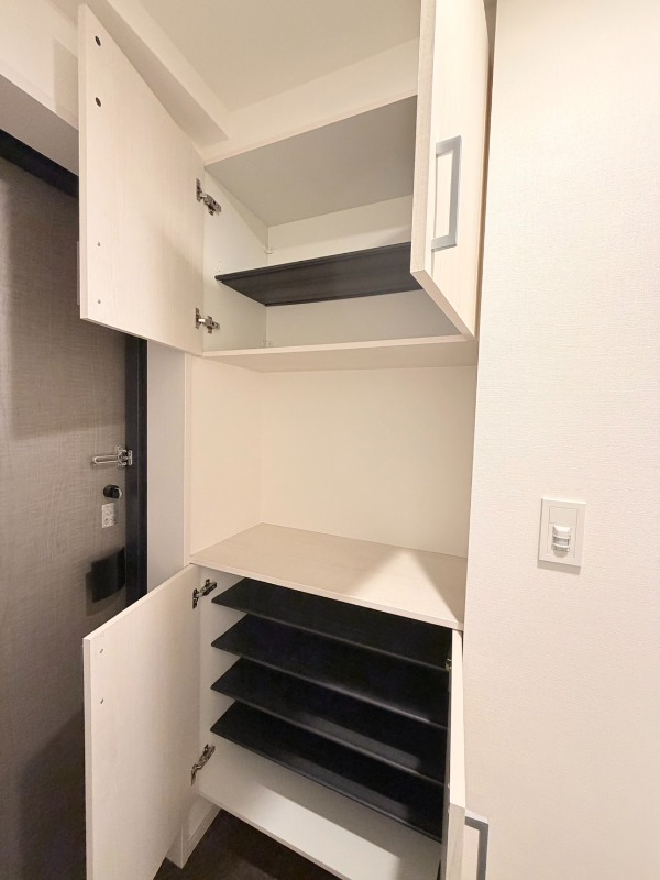 玄関　玄関から見たお部屋♪※同タイプ室内参照