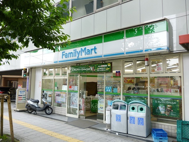 コンビニ　ファミリーマート　本庄西二丁目（コンビニ）まで254m
