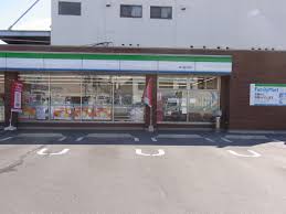 コンビニ　ファミリーマート東大阪加納店（コンビニ）まで198m