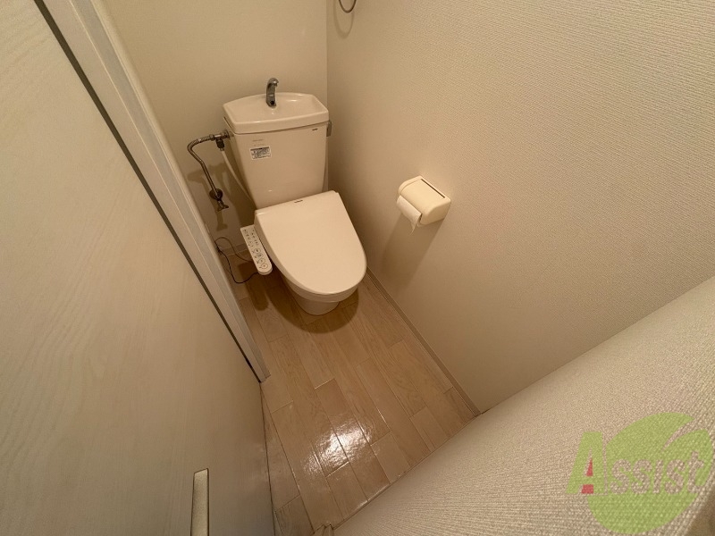 トイレ　こちらはトイレです。清潔感があり、安心して使用できます。