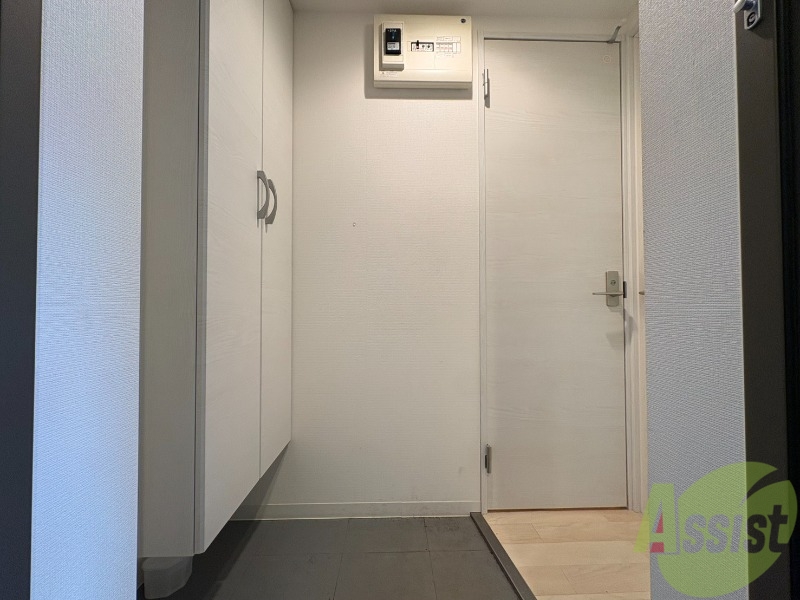 玄関　玄関の様子です。明るい印象ですね。気分もあがりそう。