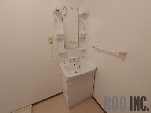洗面設備　写真は反転のお部屋です