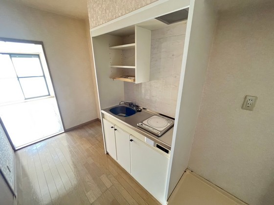 キッチン　※別部屋の写真です