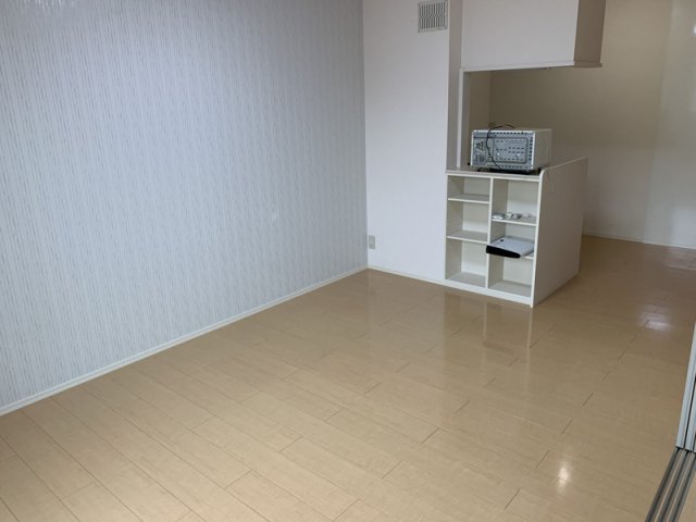 セジュール東阿保 B棟の居間写真