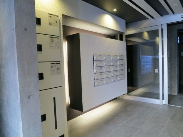 エントランス　宅配BOX完備