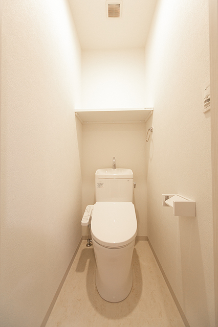 トイレ　※写真は同タイプ住戸です。
