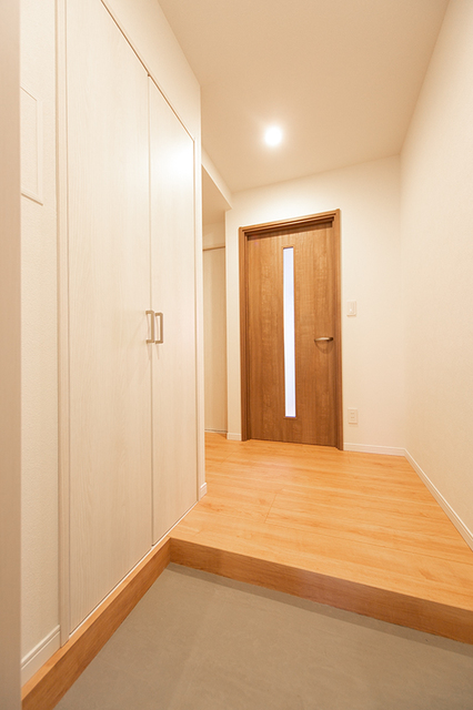 玄関　※写真は同タイプ住戸です。
