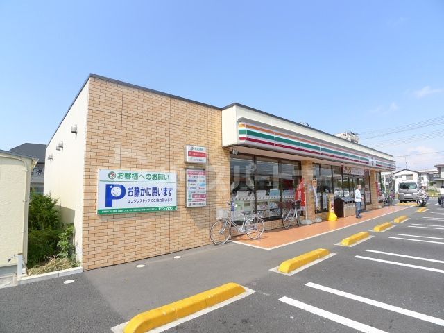 コンビニ　セブンイレブン足立六町1丁目店（コンビニ）まで280m