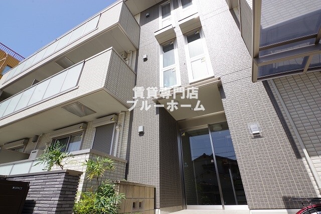 建物外観　軽量鉄骨造3階だの物件！