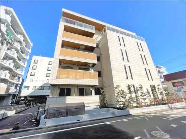 建物外観　オートロック完備