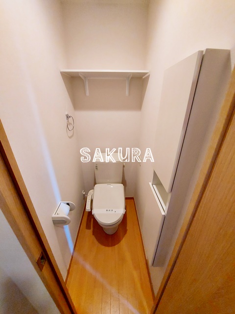 トイレ　嬉しい温水洗浄便座♪