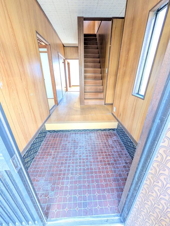 三河町貸家Bの玄関写真