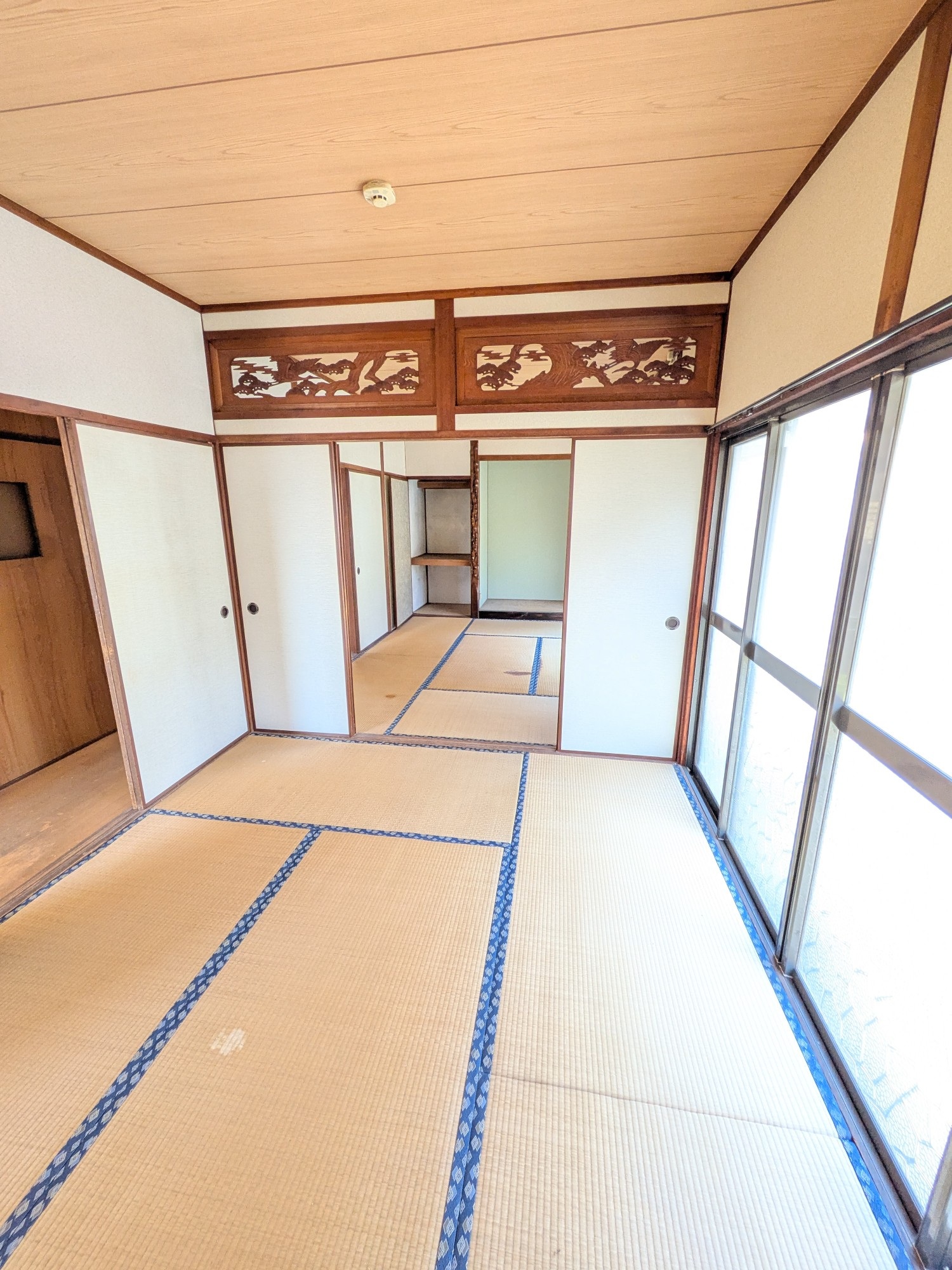 三河町貸家Bの居間写真