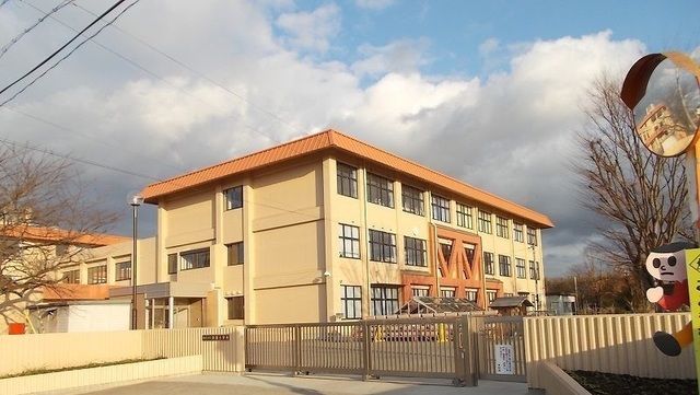 小学校　御園小学校様（小学校）まで350m