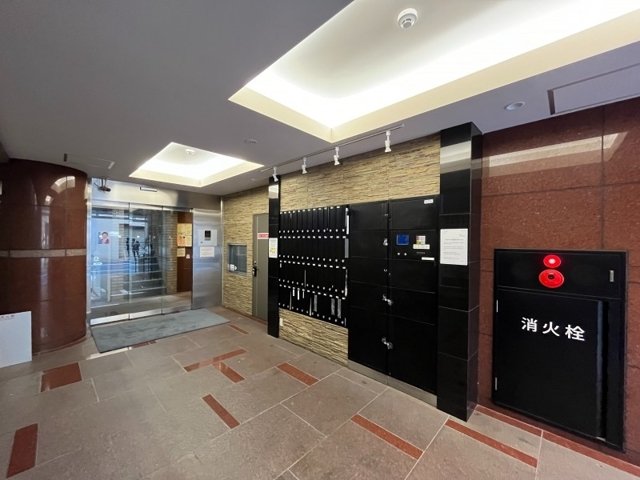 エントランス　建物の内部です