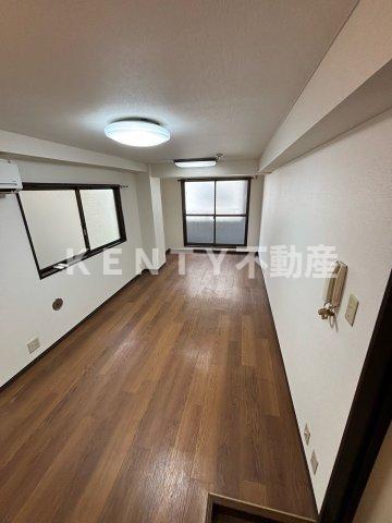 その他部屋・スペース　開放的な寝室です