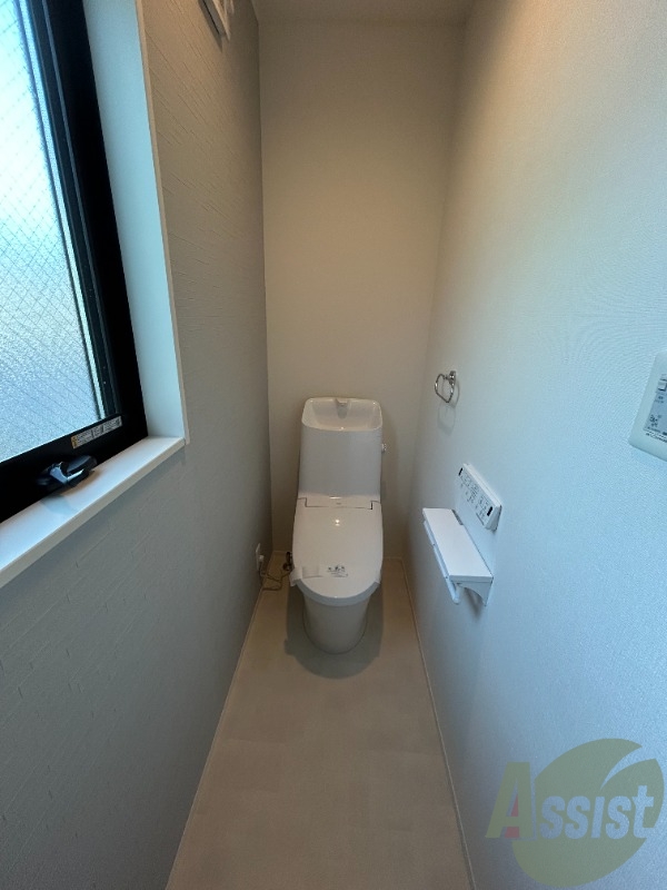 トイレ　トイレは温水洗浄便座となっており、快適にお使いいただけます。
