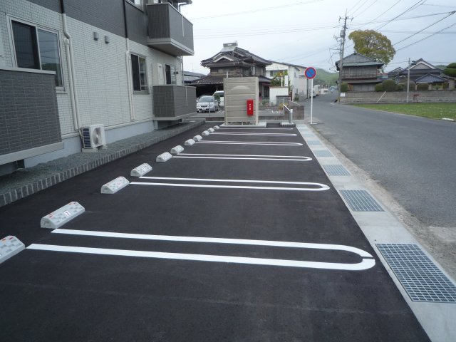 駐車場　駐車場完備です
