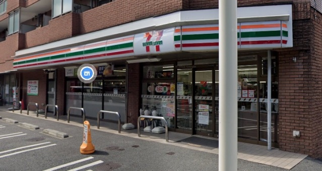 コンビニ　セブンイレブン調布富士見2丁目店（コンビニ）まで366m
