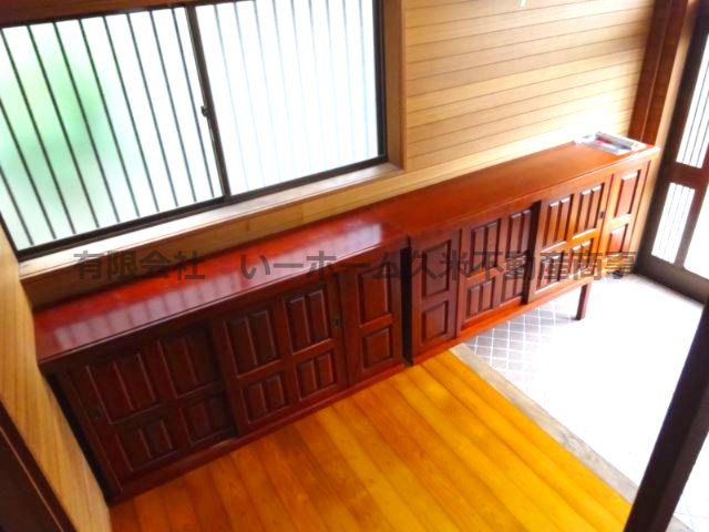 玄関　落ち着いた玄関です