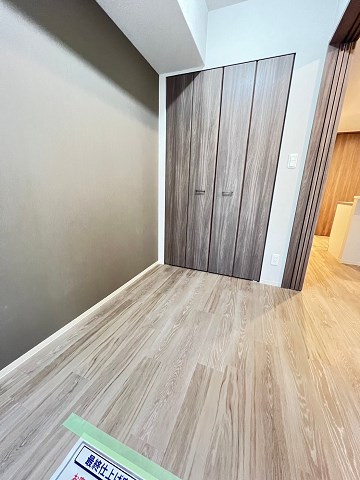 その他部屋・スペース　広くて明るい寝室