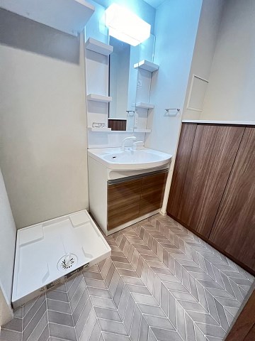 洗面設備　使いやすい洗面所です