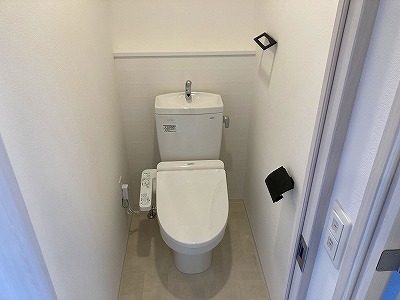 レジュールアッシュ塚本レジデンスのトイレ写真