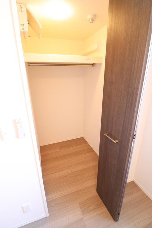収納　洋室のウォークインクローゼット